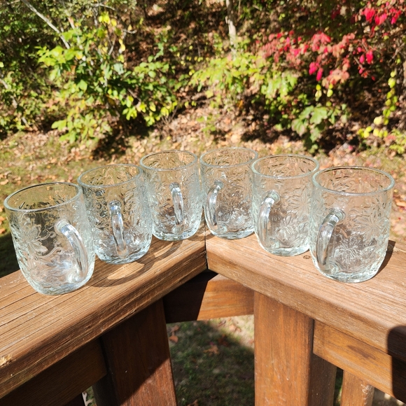 SET OF SIX Princess House Fantasia Poinsettia 9oz Mugs #516 - Picture 2 of 8